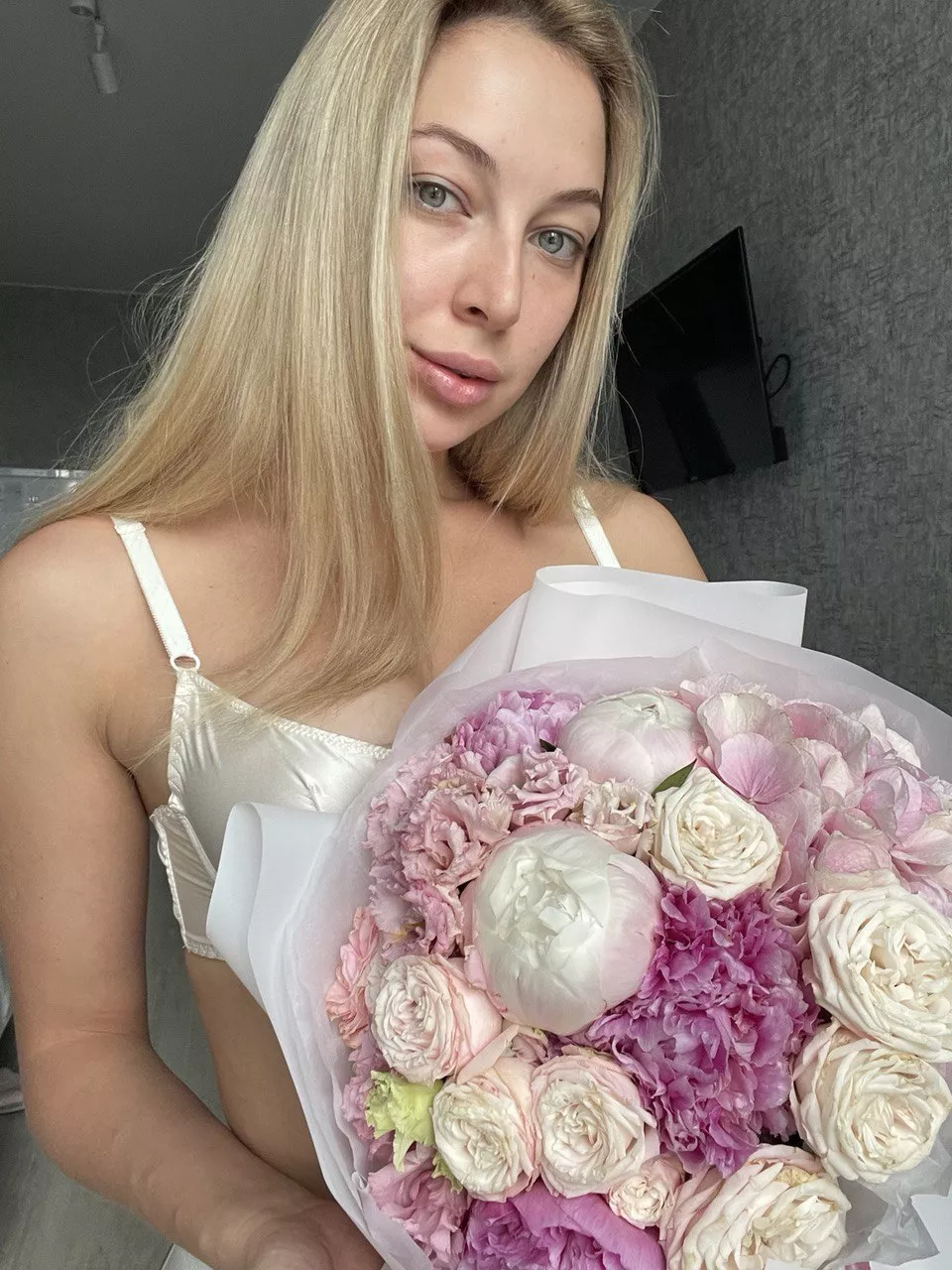 Morning surprise IUTR posted by WeakCanteen173