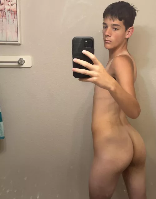 Use me by Hornygaydude69