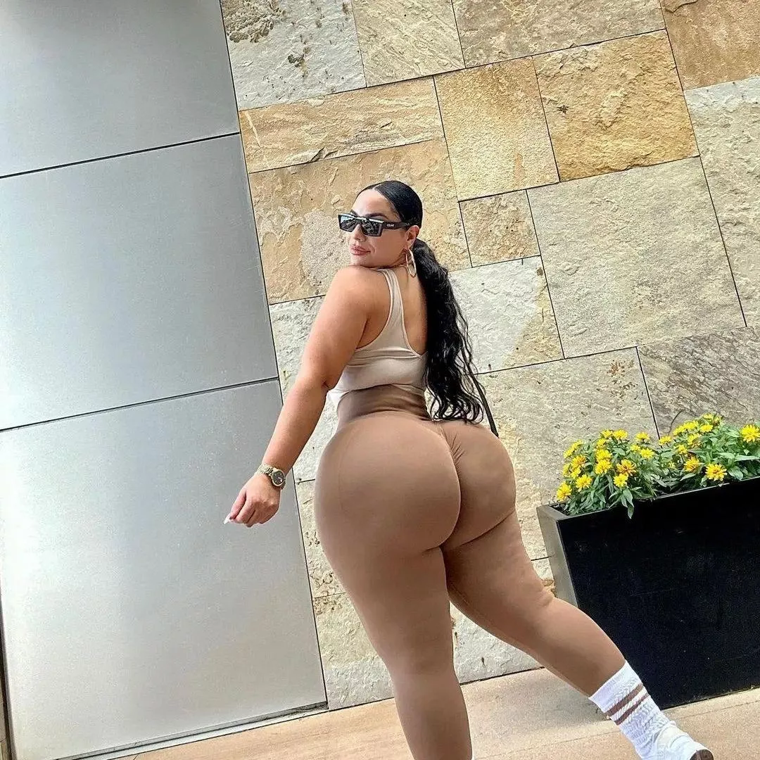 Waist to Ass Ratio posted by playhousericky