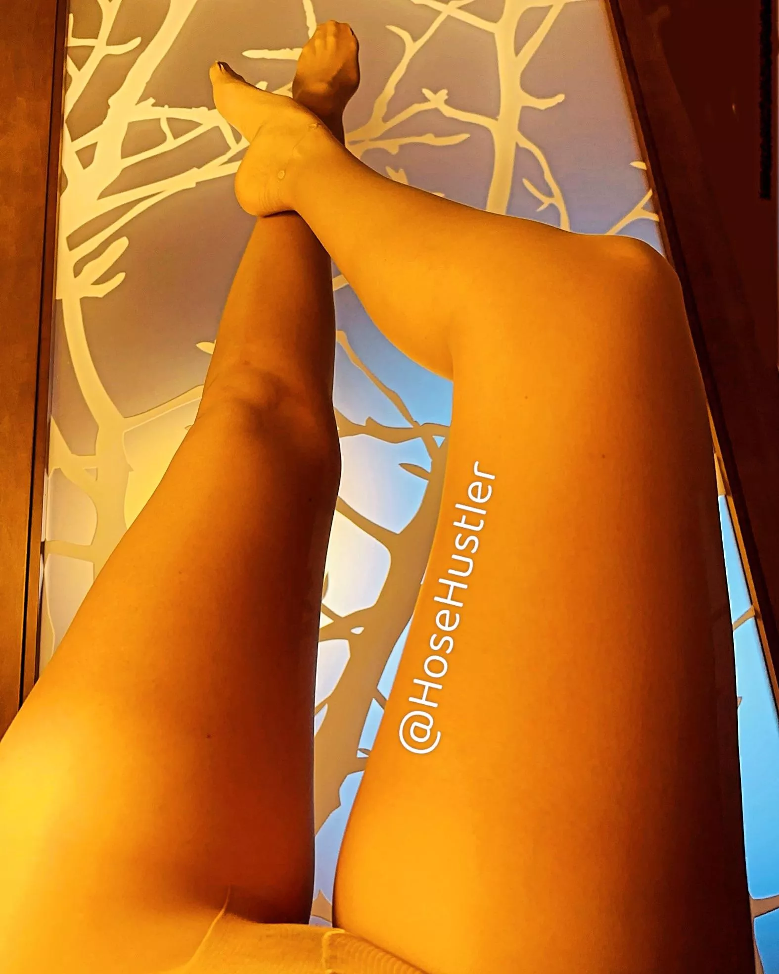 Wanna shake my tree? 🍑🌳 posted by HoseHustler