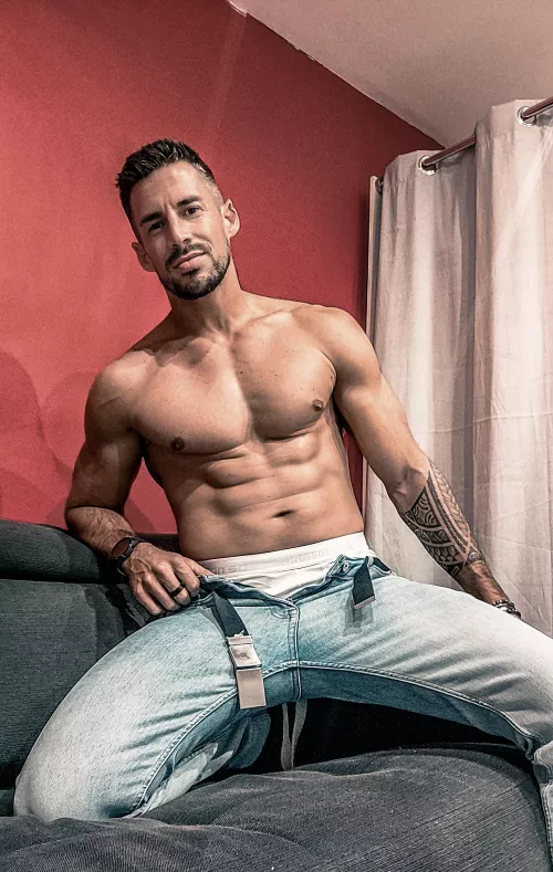 What's next on the program ? 🔥 by Benjoyoff