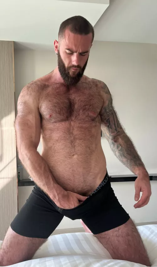 Who wants to come feel my abs by bwarren106