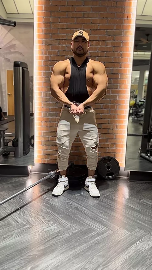 Who wants to help me take my top off? by KingKaiLuke2