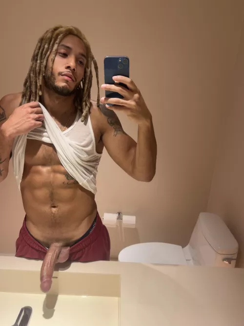 Who wants to spend the night with me? by Feeling-Fisherman-43