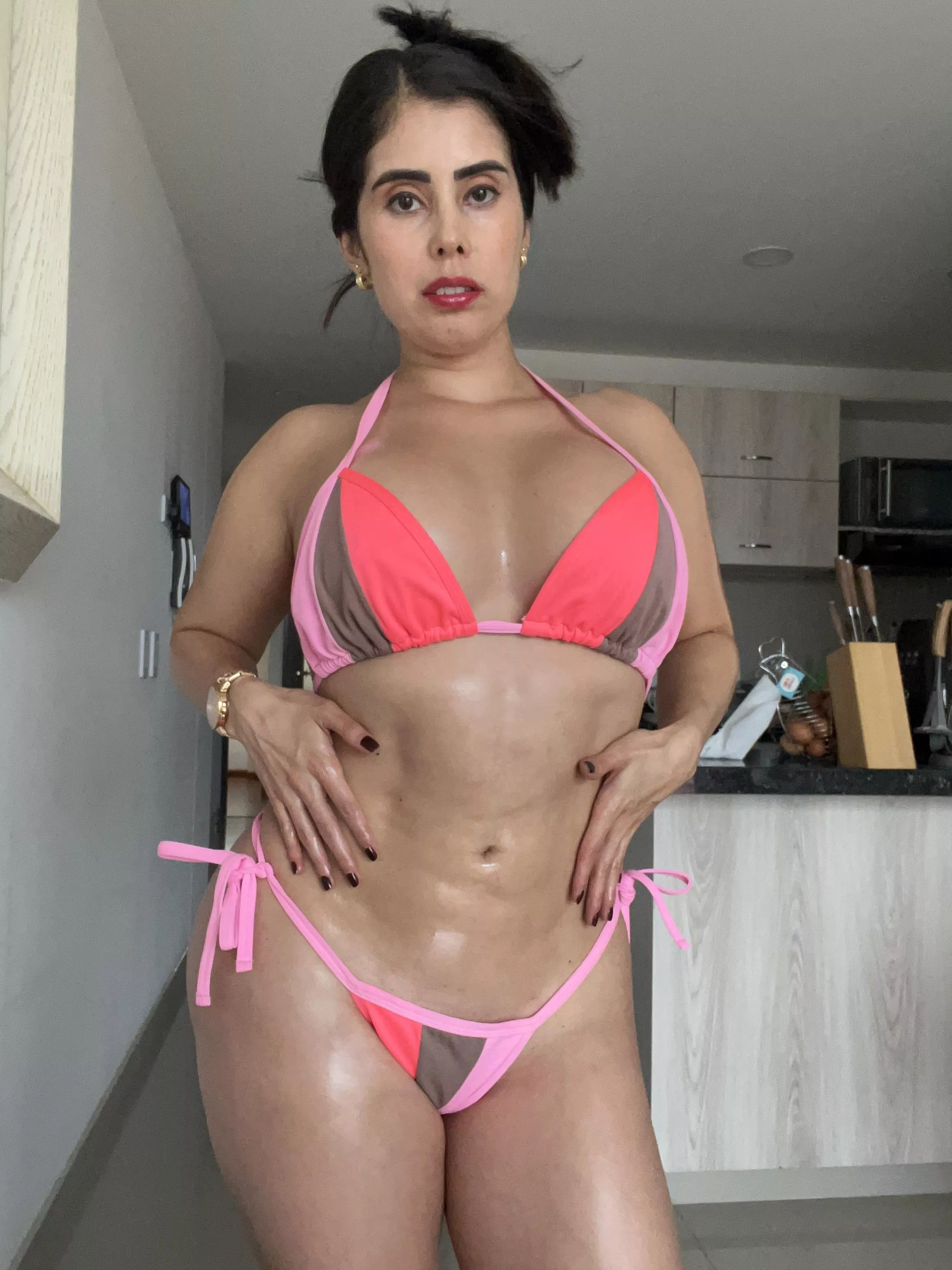 42 and rocking my bikini posted by Mellowripen