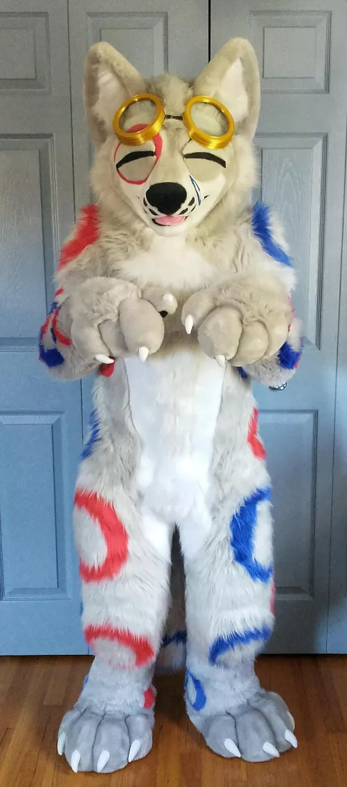 BREAKING NEWS: Local wolf goes '^⁠‿^' by Infamous0823