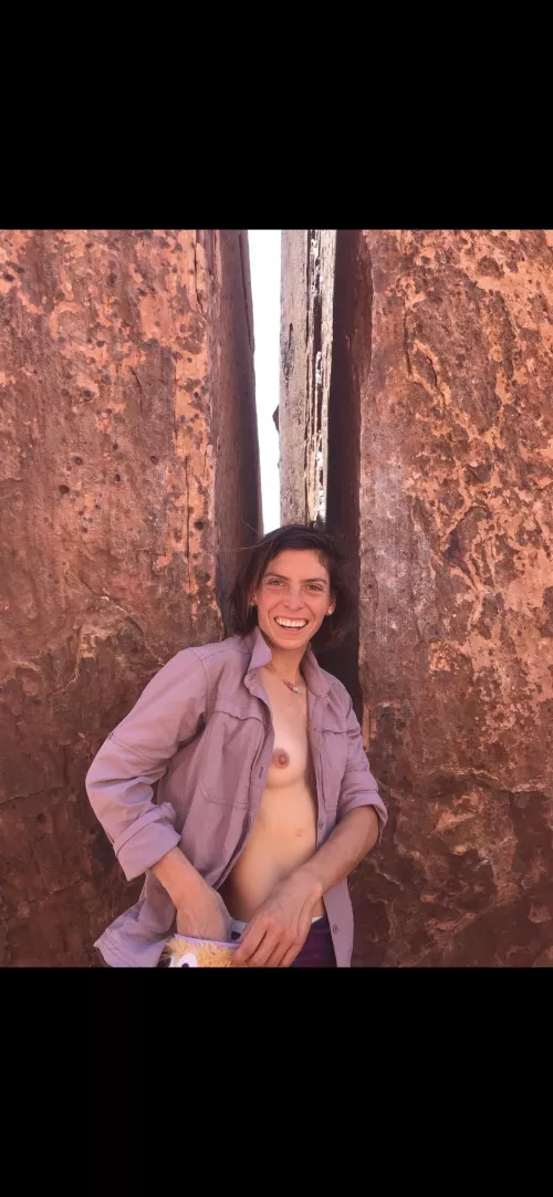 Chalking up before this Red Rocks Chimney!!! 😍🥰🥰 by LizBeCheeky