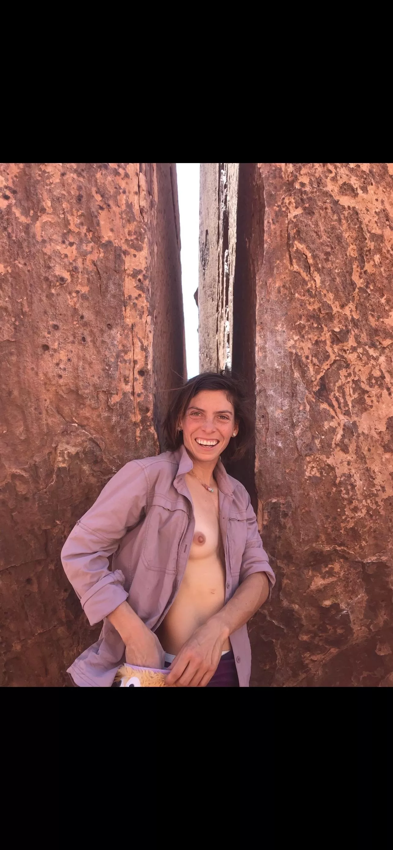 Chalking up before this Red Rocks Chimney!!! 😍🥰🥰 posted by LizBeCheeky