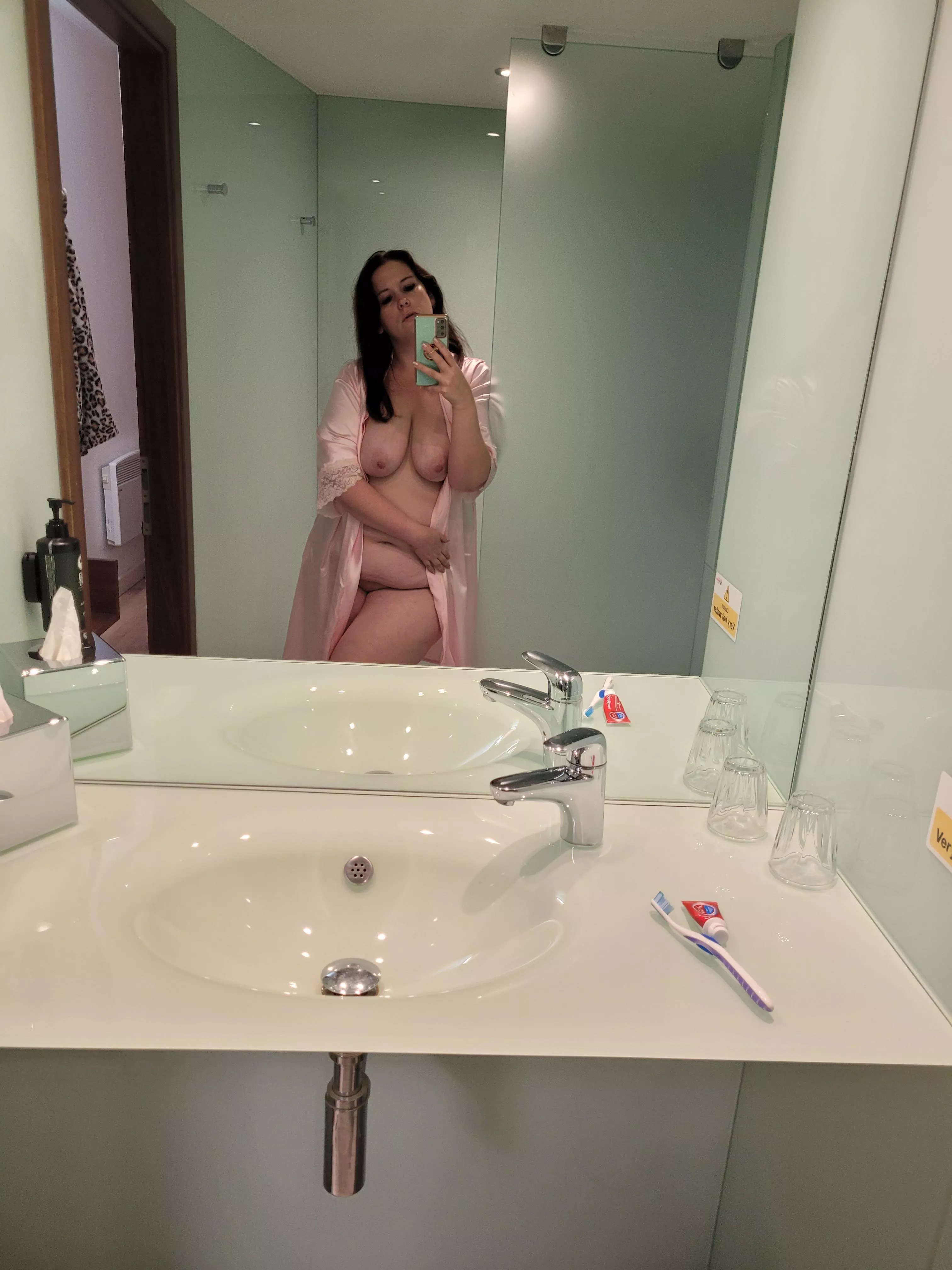 Good morning from a hotel in Leicester posted by Dense-Job-6508