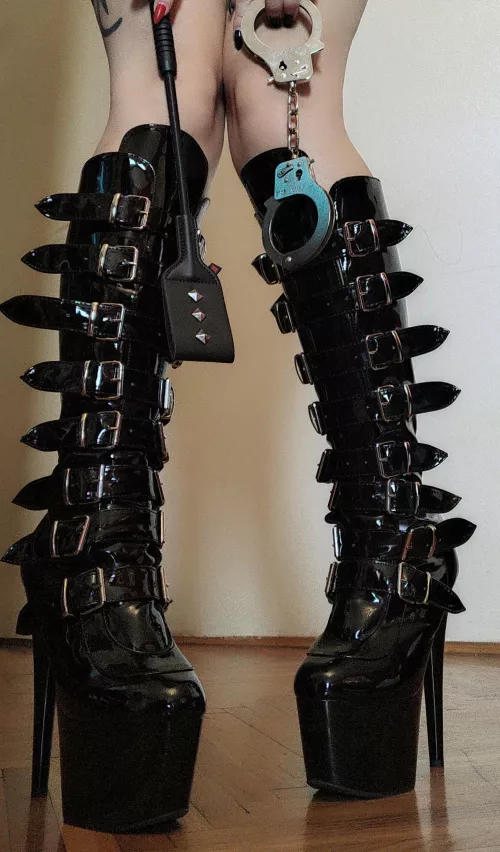 Guess what we're gonna do now, pet by QueenOfEverything7