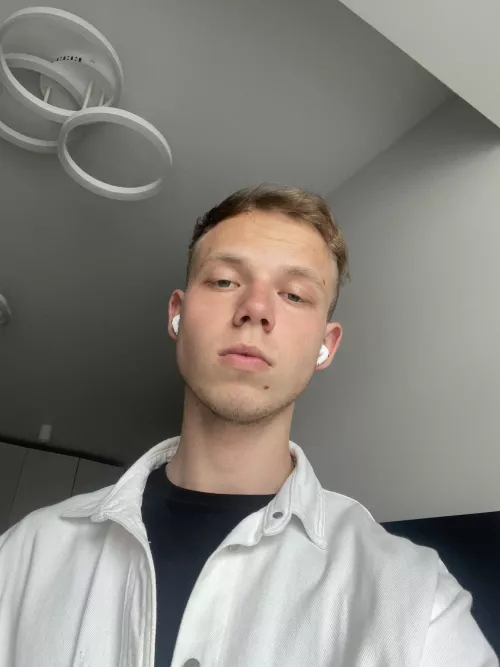 hi :) by RichStrike6491