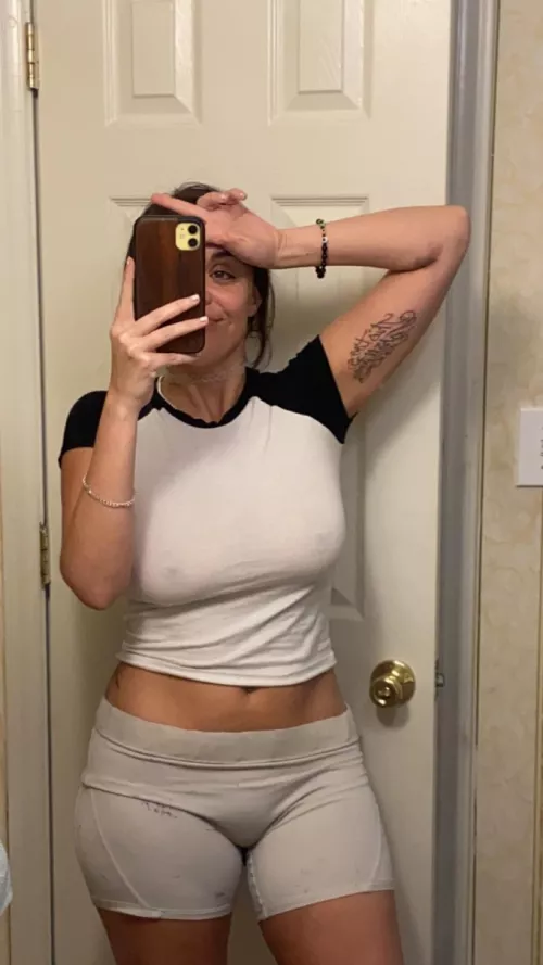 Hi it’s been a while. enjoy my cute lil body by bangbangreign21