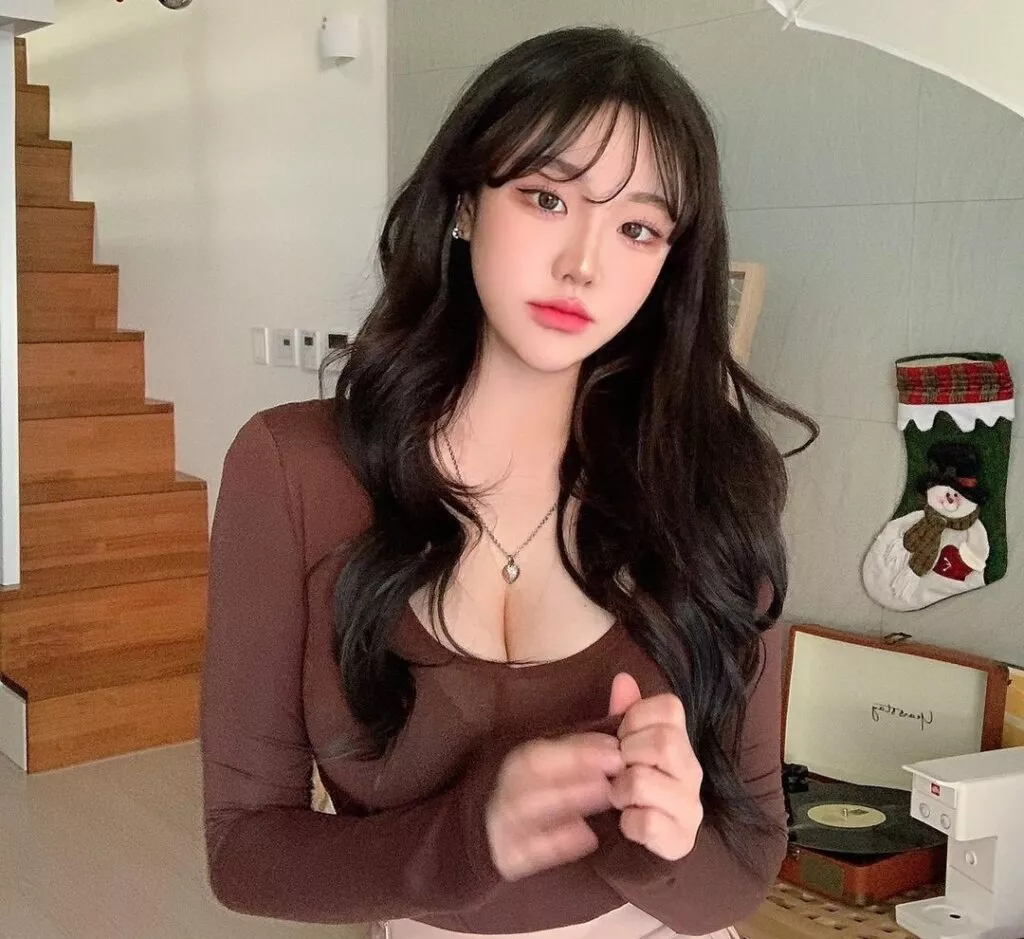 Is she cute? posted by 8080good