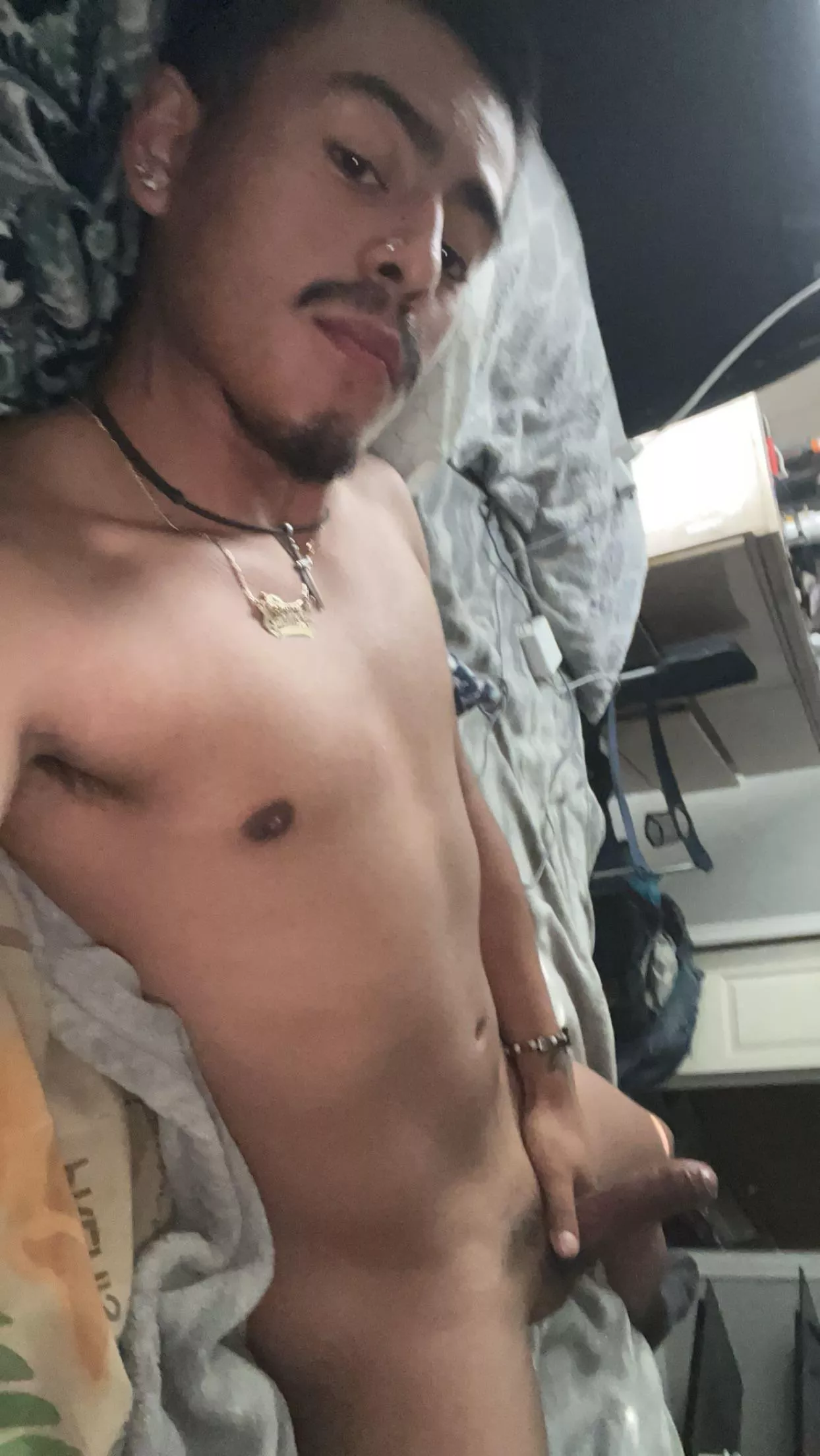 Morro4994 22 male verse posted by Individual_Fix_7706