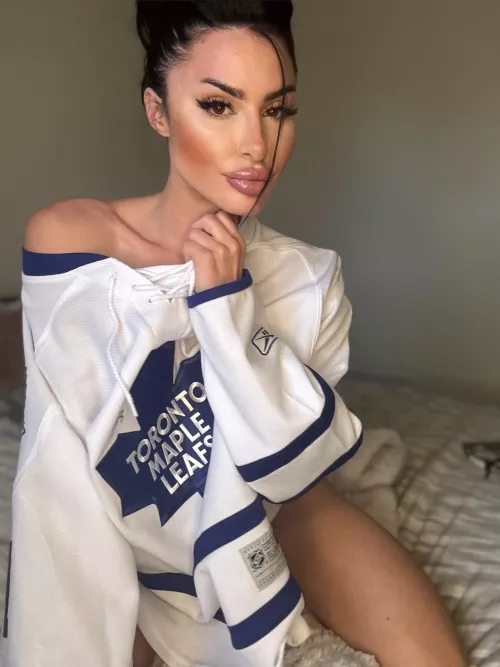 Sucking Lips by postarijazl