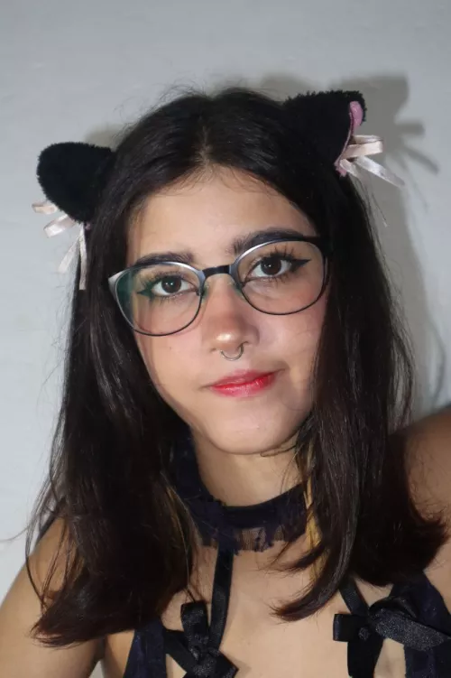 Wearing glasses makes me hotter by adorableroses