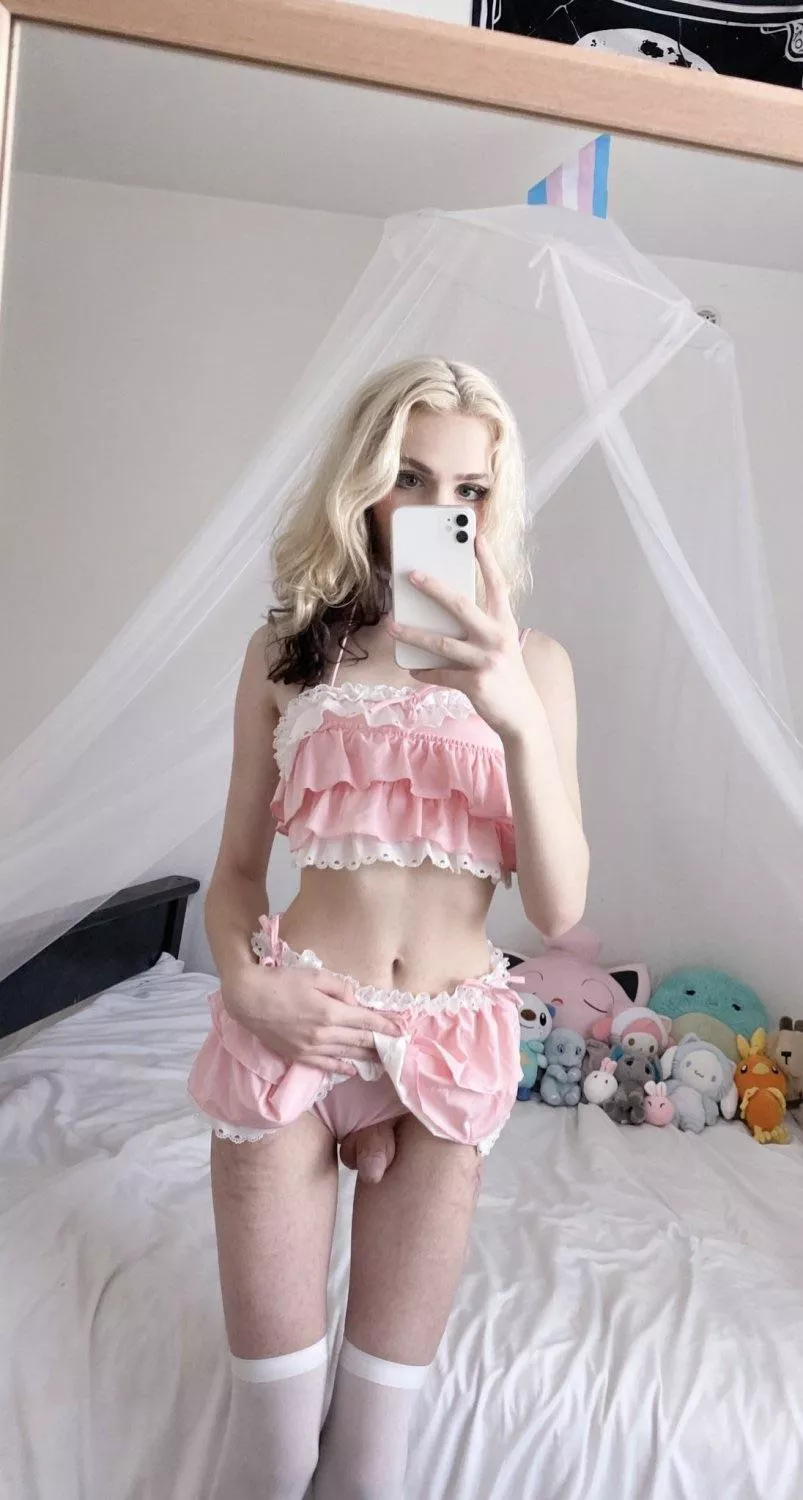 What would you do to me if you had me for the whole weekend 🤤 posted by babydollandre