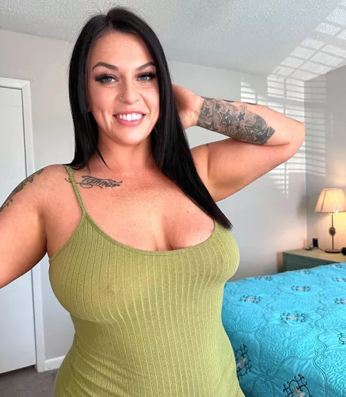 What’s your favorite thing about chubby moms? by ravenlynnx