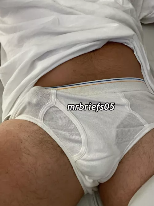 When Chatting With A Friend Makes You Hard…Age [46] by mrbriefs05