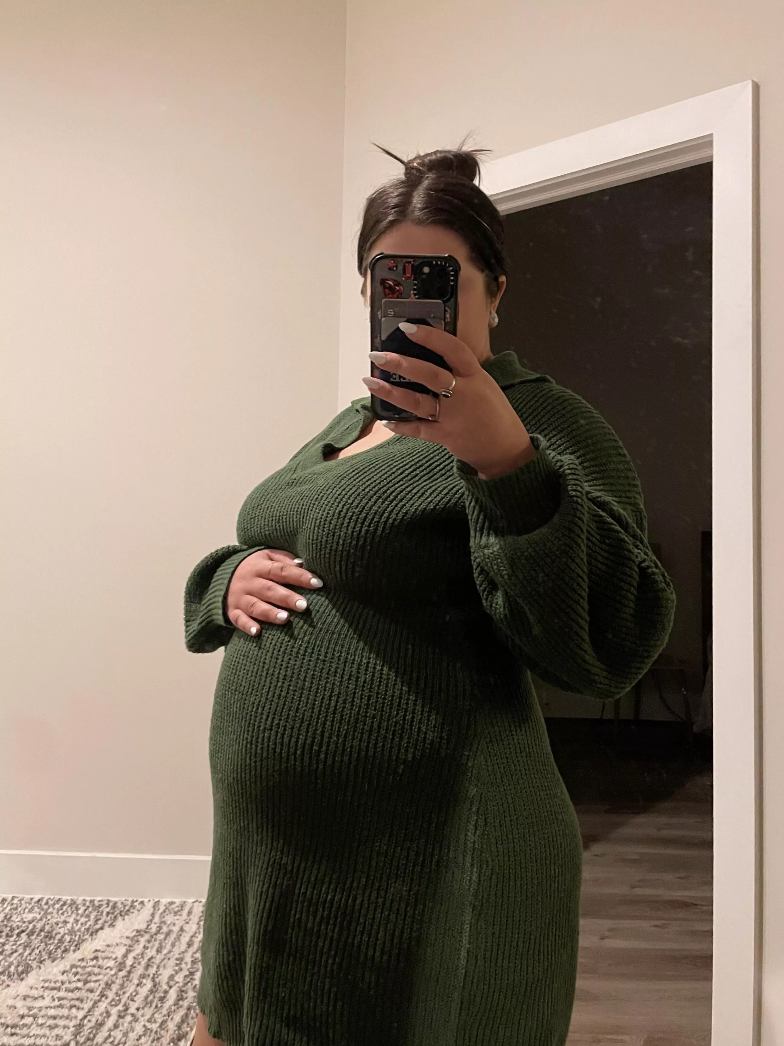 yes, I went to dinner in this posted by feedxmexdaddy