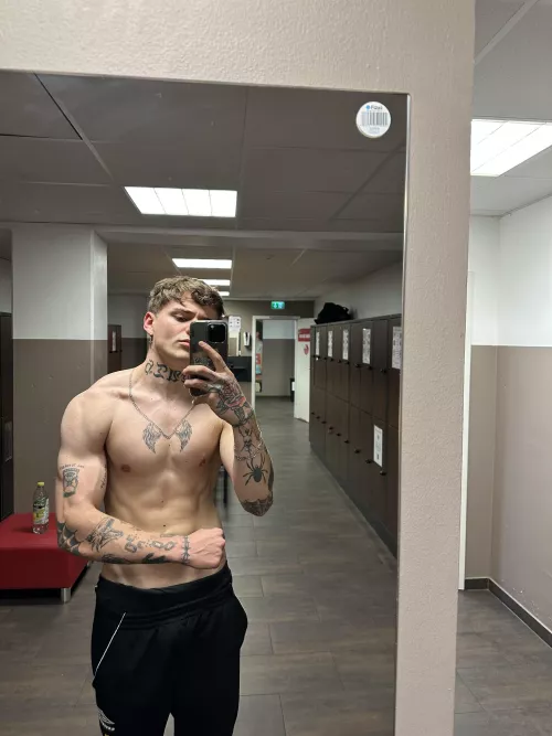 you like what u see ? want more ?😈 by imraezify