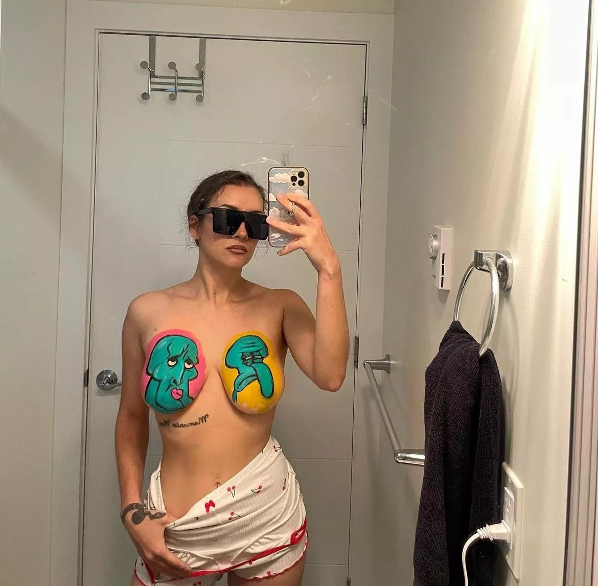 Can’t hang out, busy doing art stuff posted by sashaforfvcksake