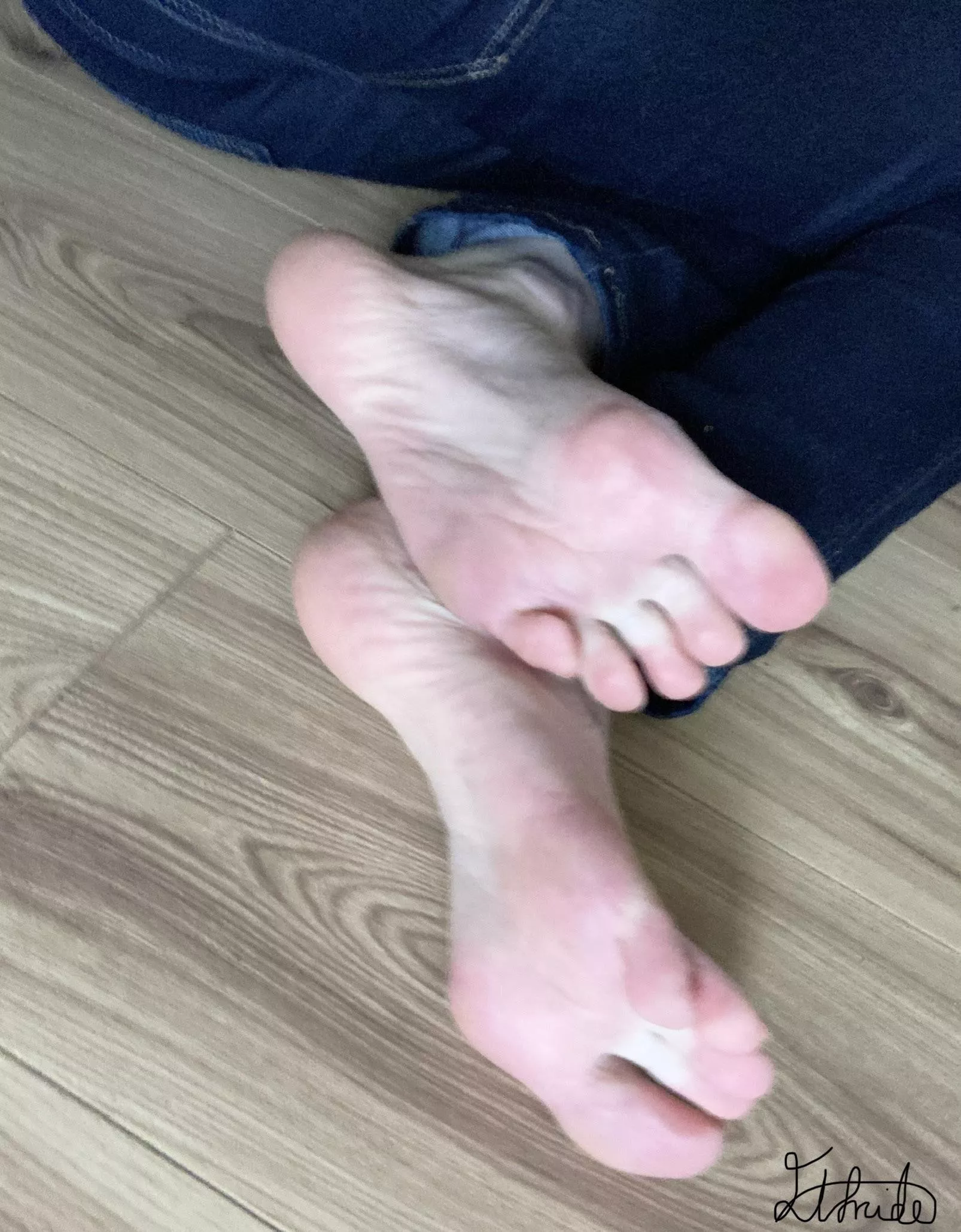 Crossed at the ankles posted by Elfrida77