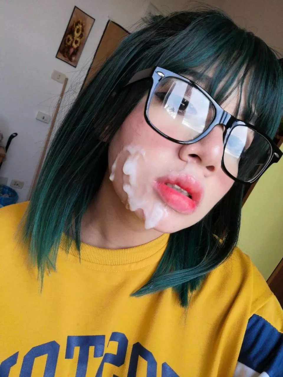 Cum lover posted by Flo_Guda