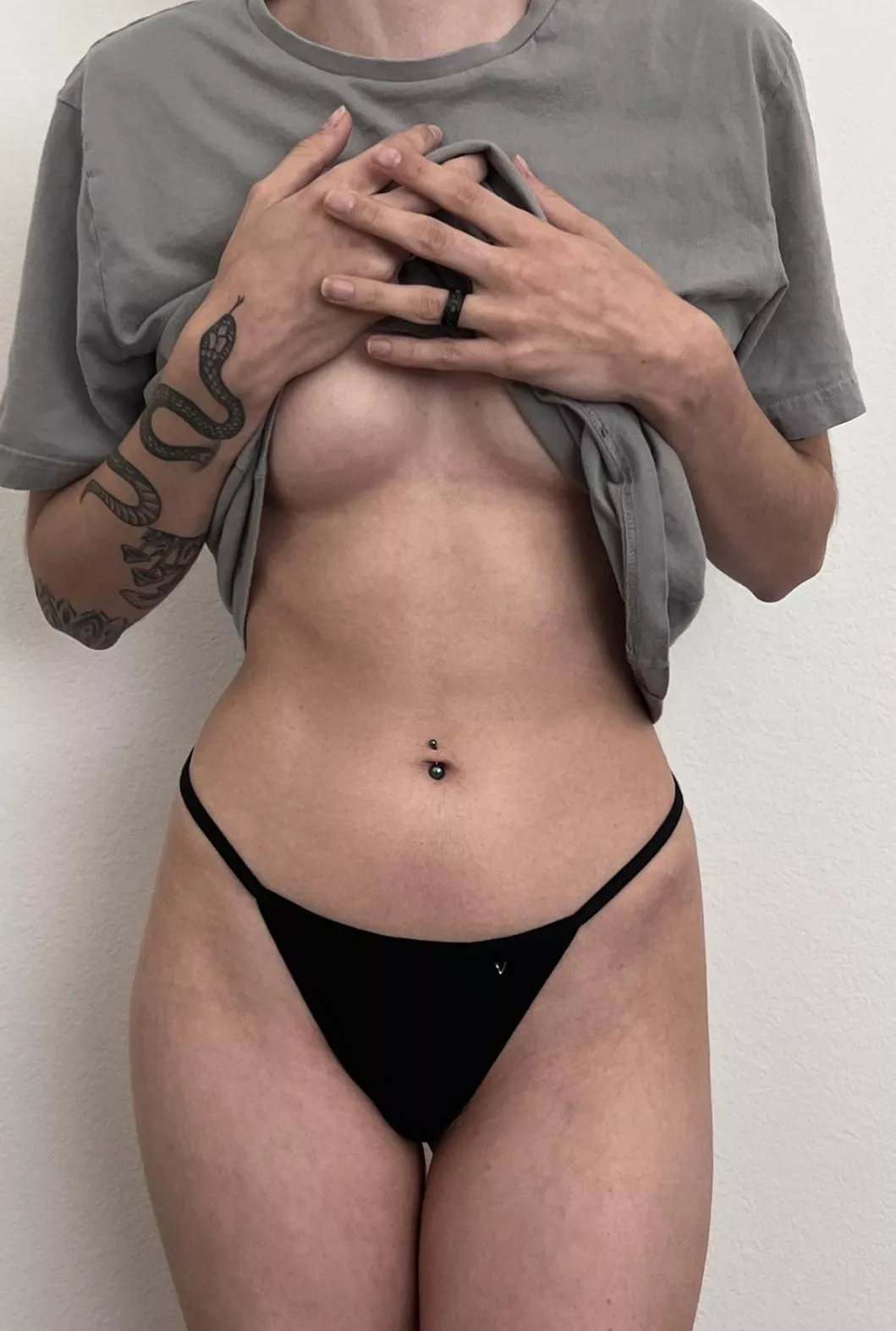 does underboob get u hard posted by lysss4444