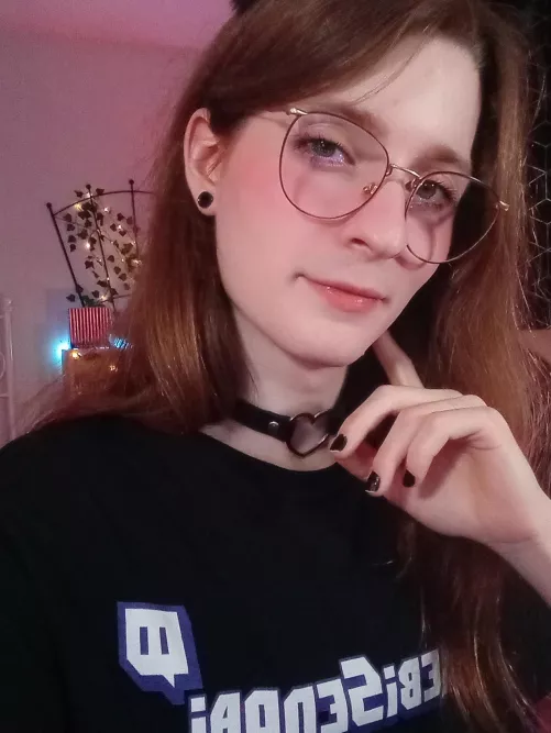 First reaction seeing me? 🙈💖 by Rebi_Senpai