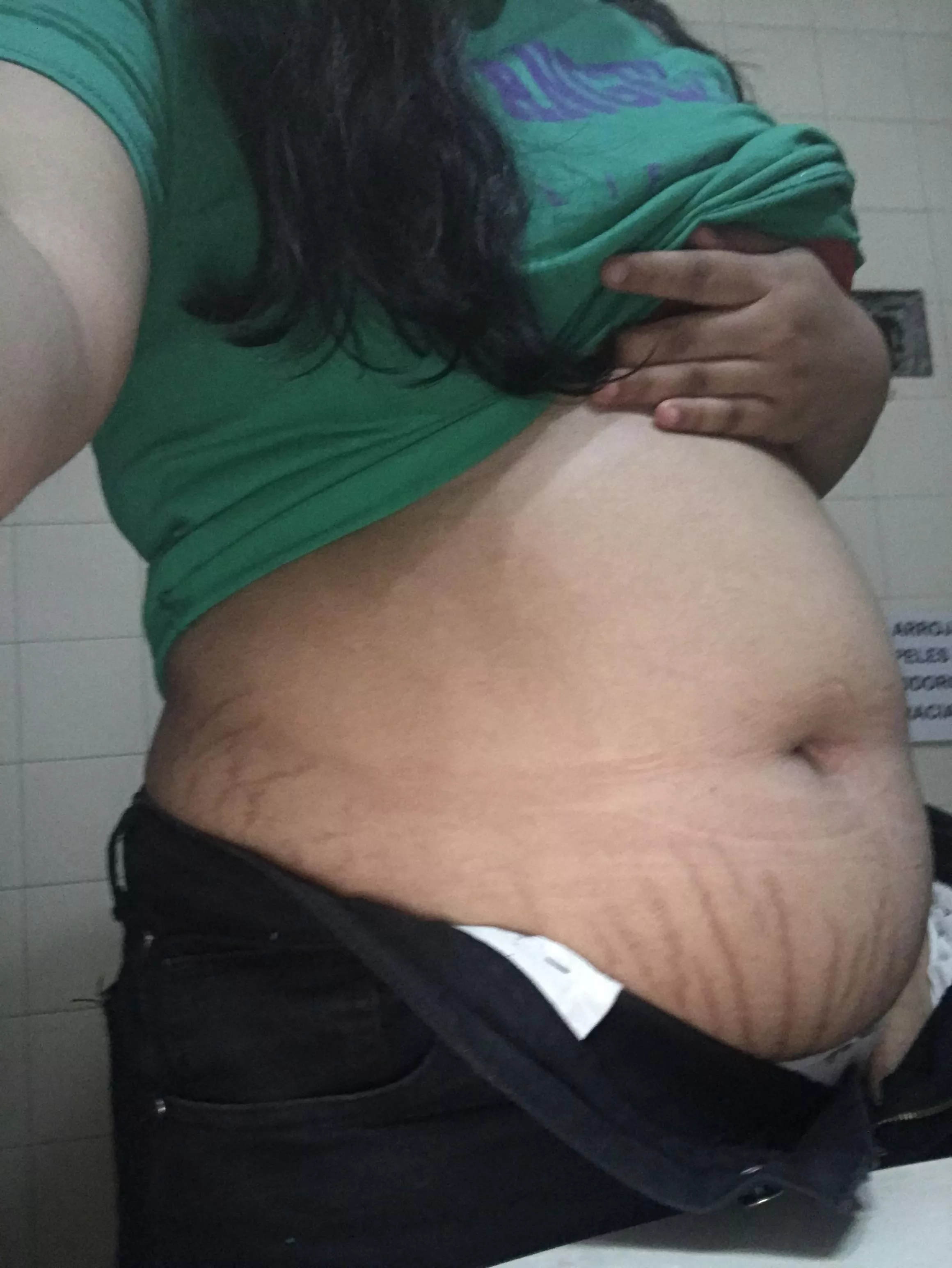 Girl who loves hamburgers posted by lumpaschubby