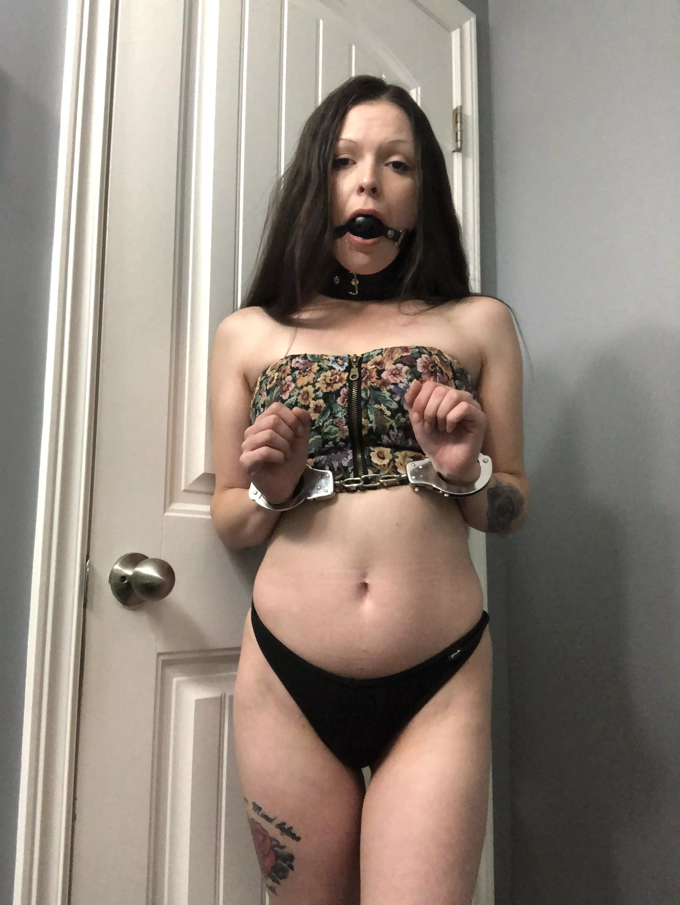 Grab me by my collar and throw me around posted by jessiemotionless