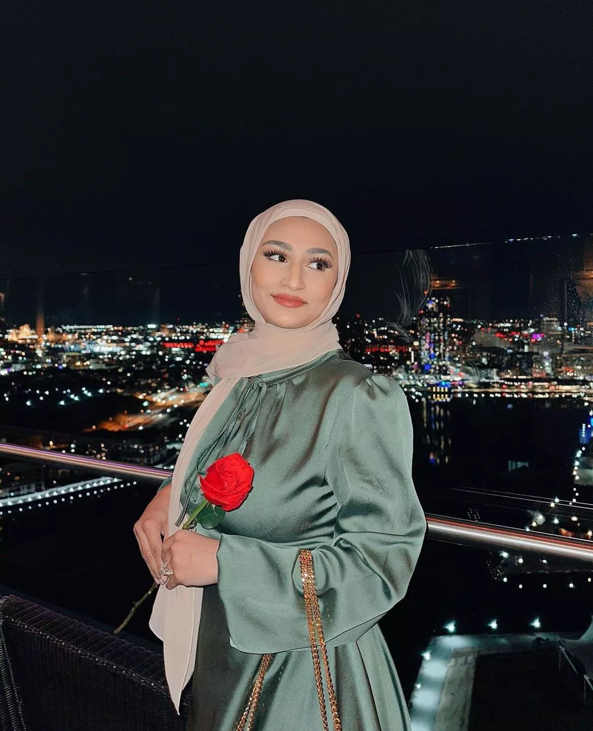 Hijabi posted by Mysterious-Green-538