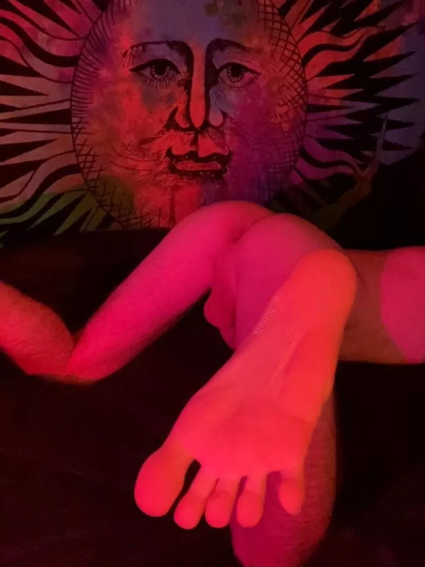 hope u don’t mind feet 🙈 posted by _blaze1k