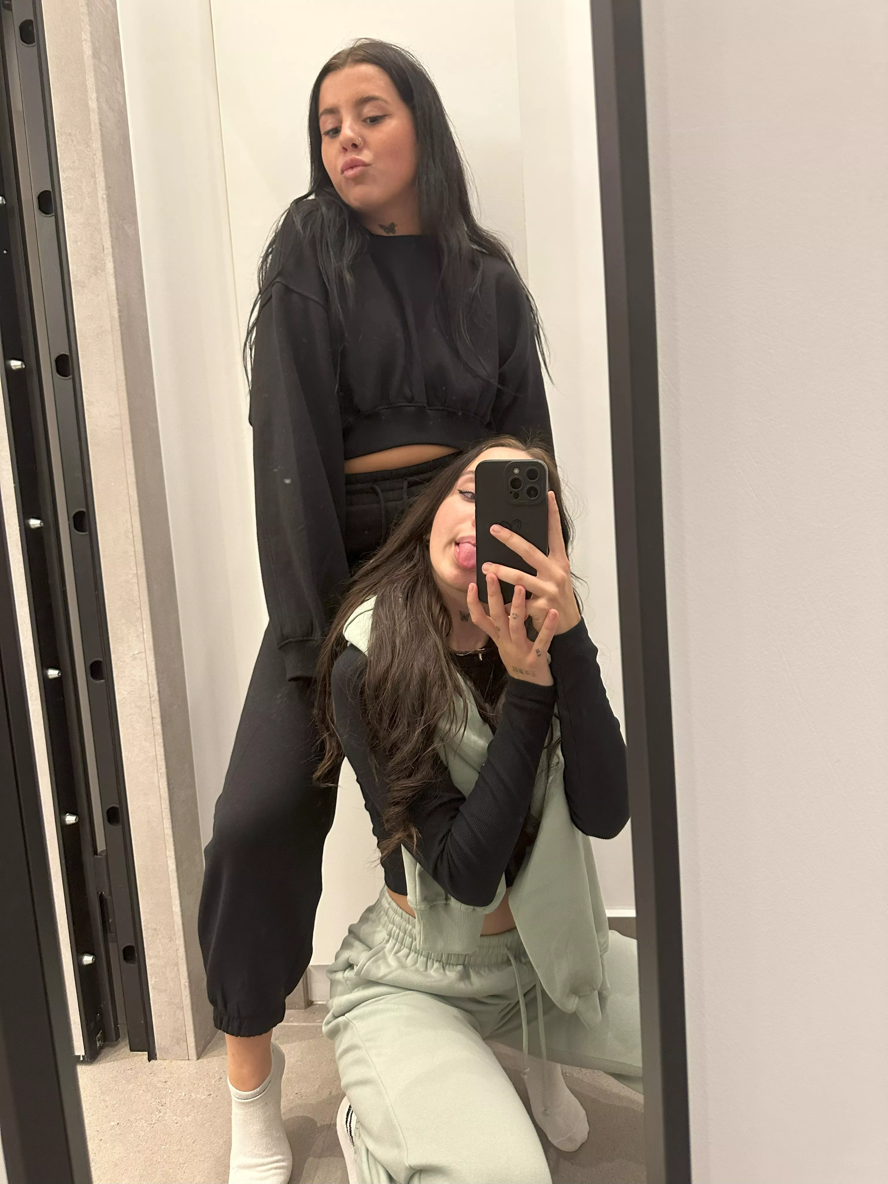 IUTR college girls posted by kaoukaoukaou