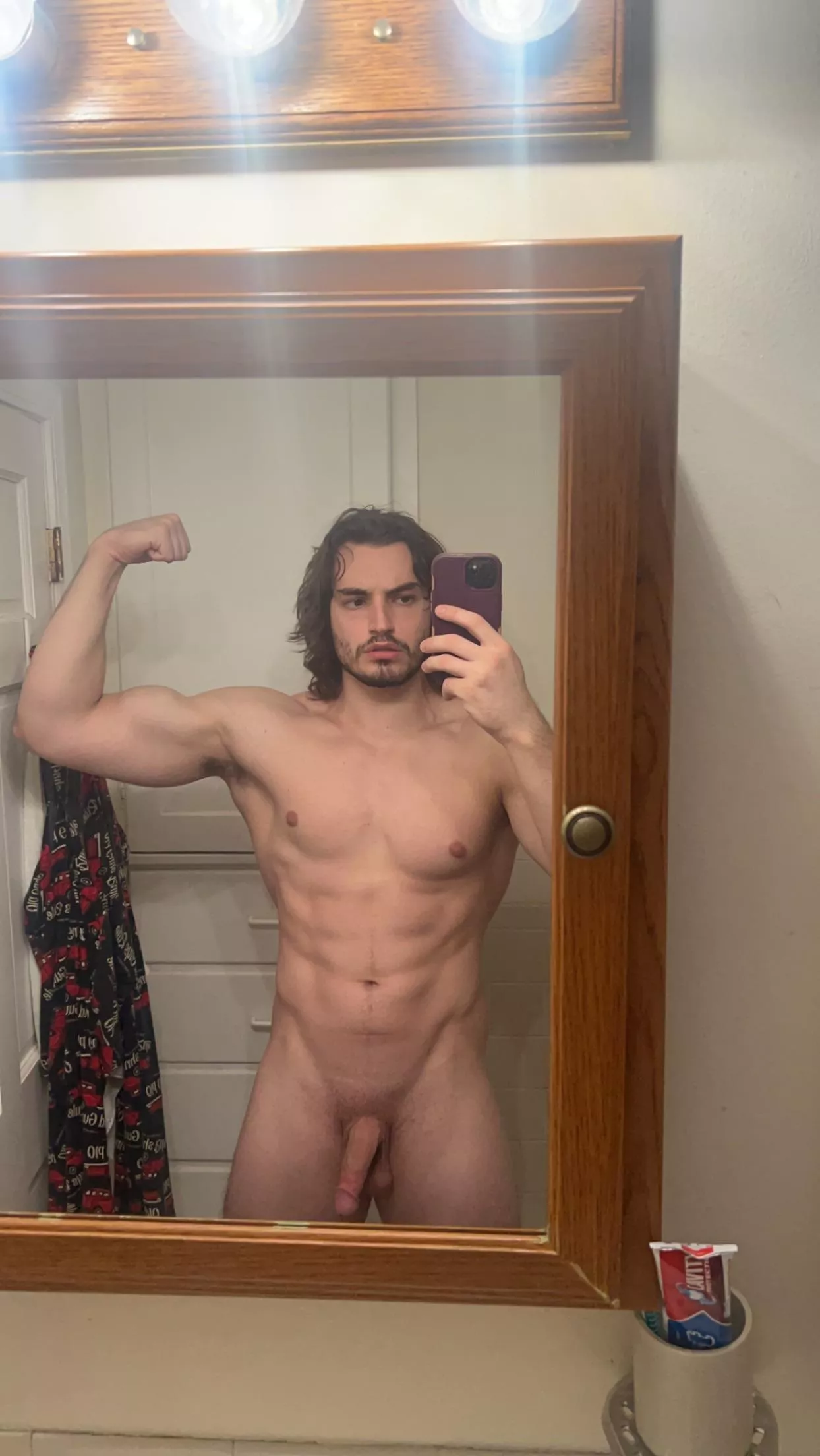 Just got home from the gym, wanna cum help me shower? 🤭😜 posted by Intelligent_Back2243