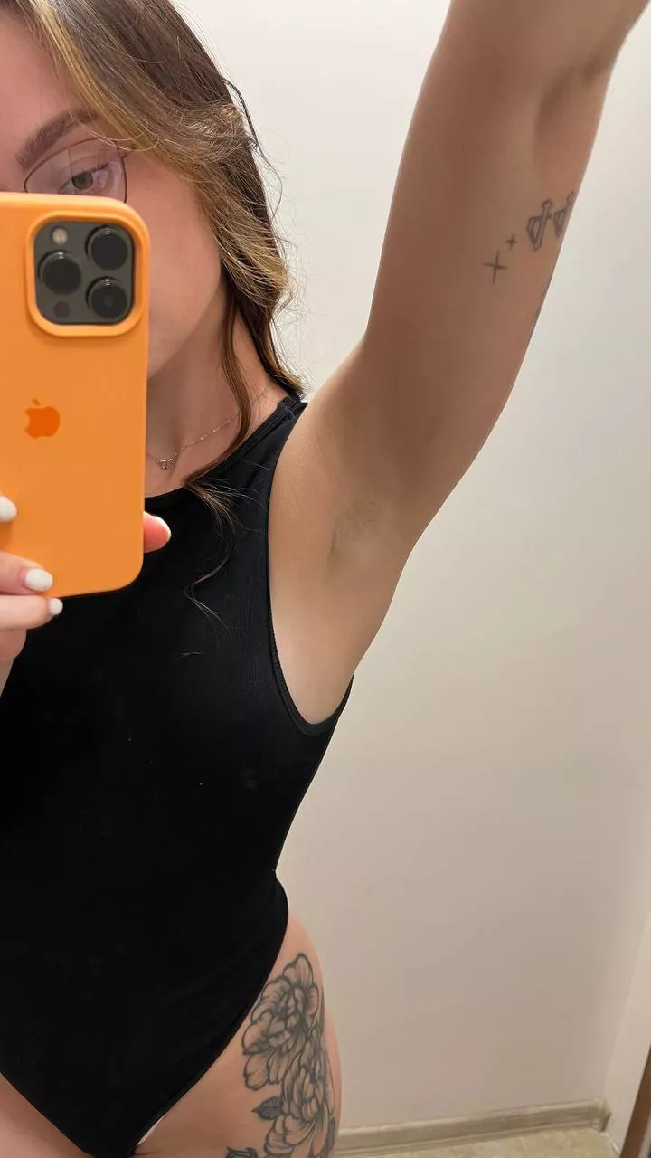 look at my sexy armpit posted by Endurable_Height_