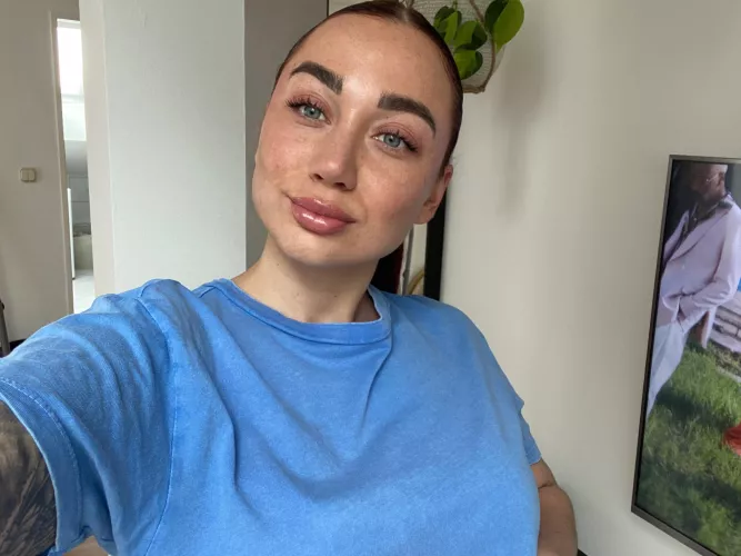 Natural selfie are the best by manliberty