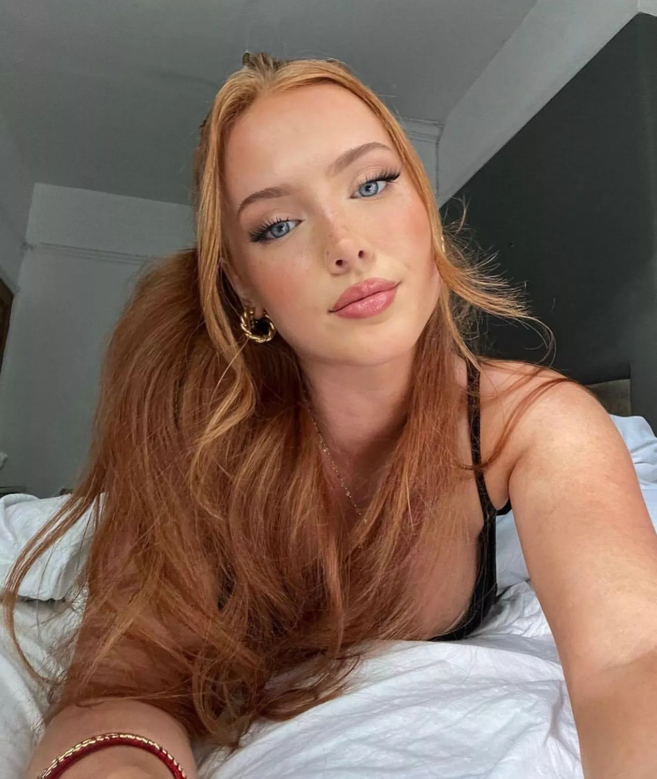 Waiting on the bed posted by HonestRunner