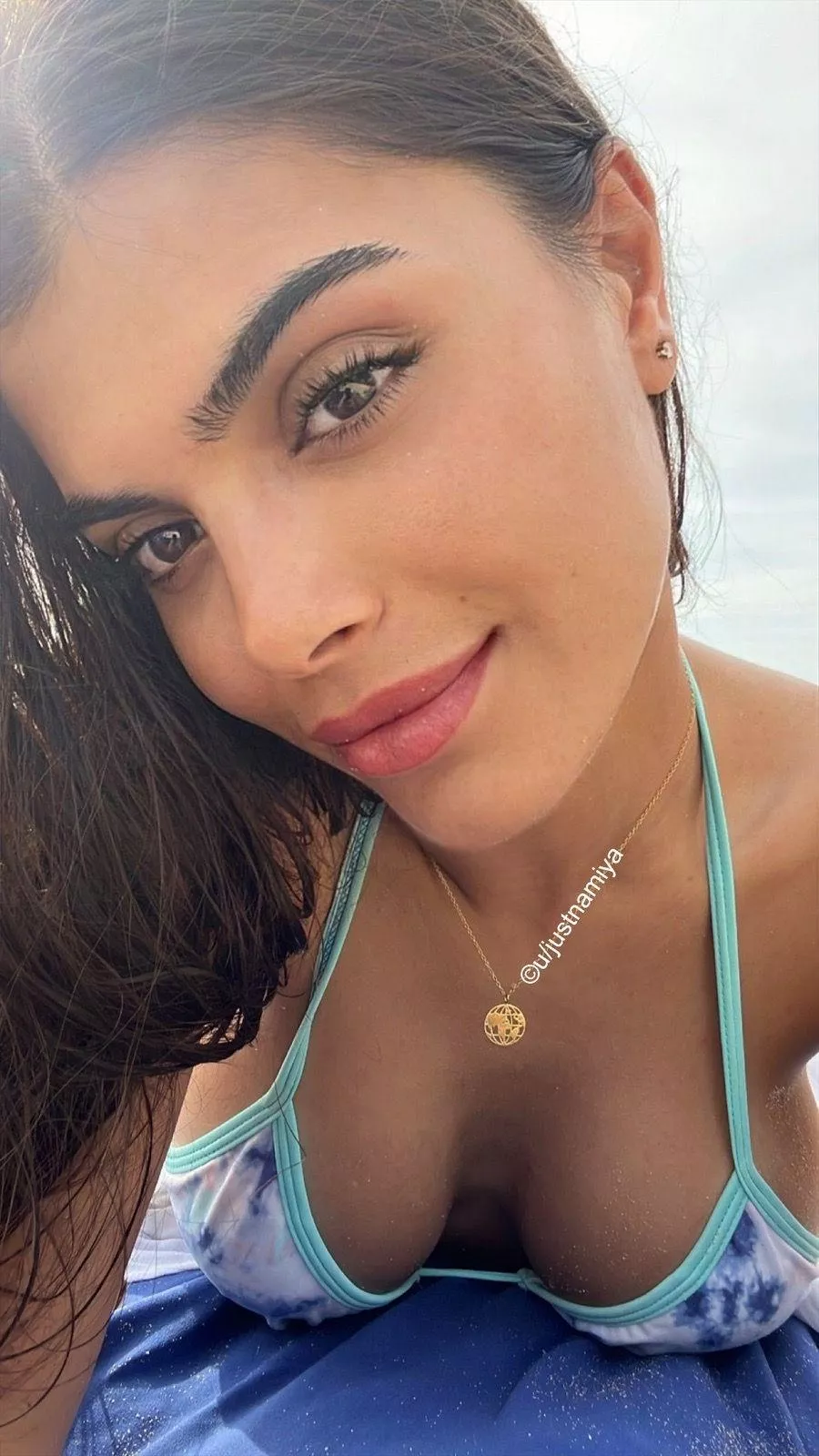 What are you looking at? posted by justnamiya