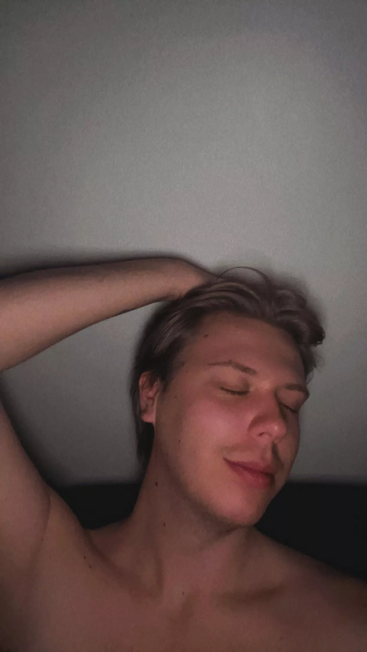 22yo guy looking 4 new friends :3 posted by _ShyGaymer_