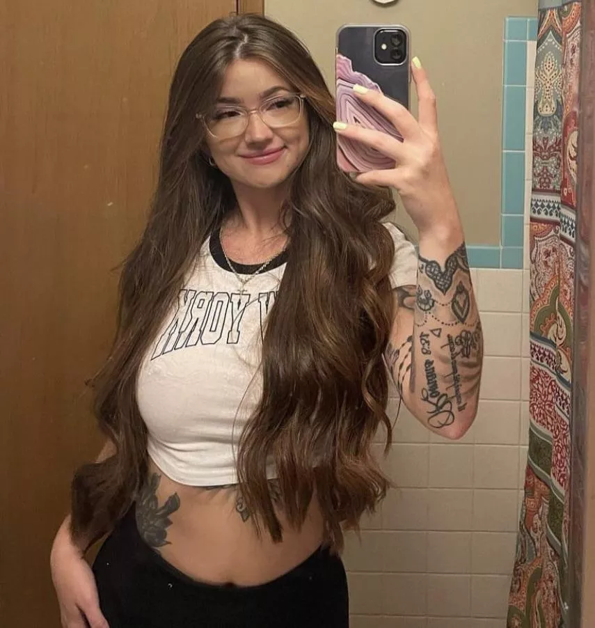 Busty and beautiful & pierced 🥵🥵 posted by Mr_Syrup_