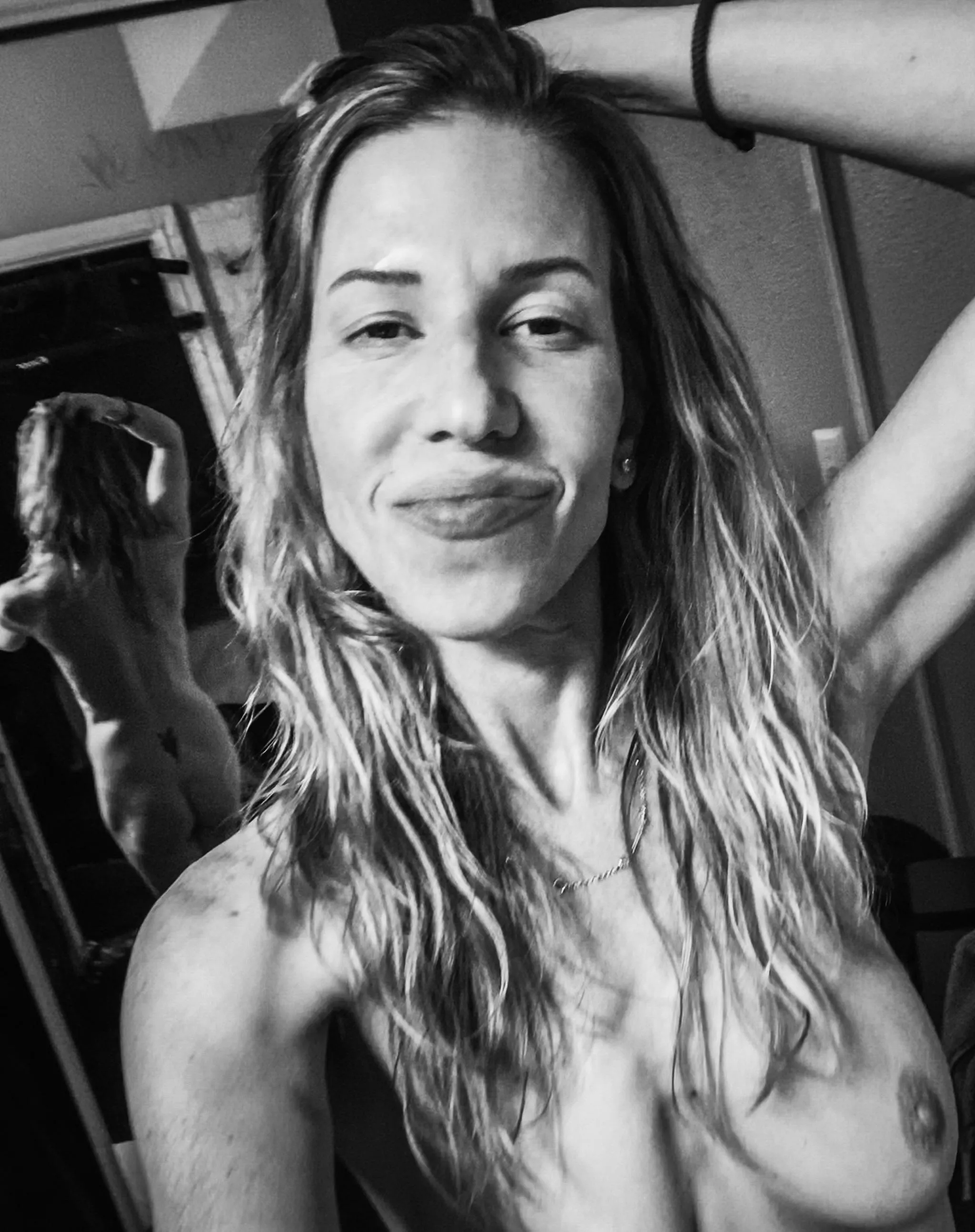 Cheeky Mirror-Selfie posted by sw33tNsalT