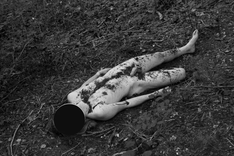 Crash landing. by Trashtographer1111