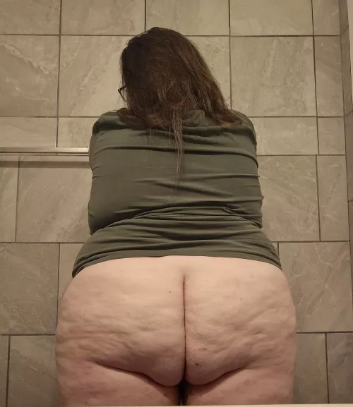 Eating or fucking? by KaySnowbelle