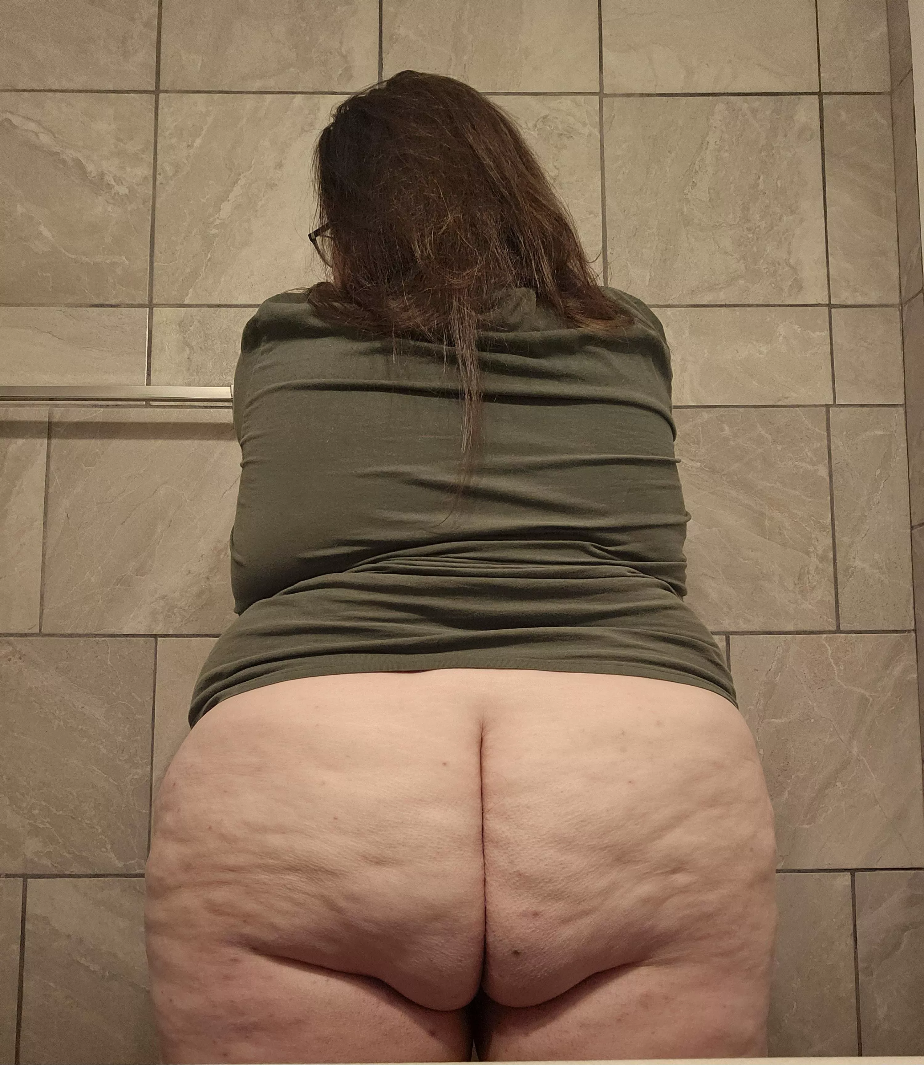 Eating or fucking? posted by KaySnowbelle