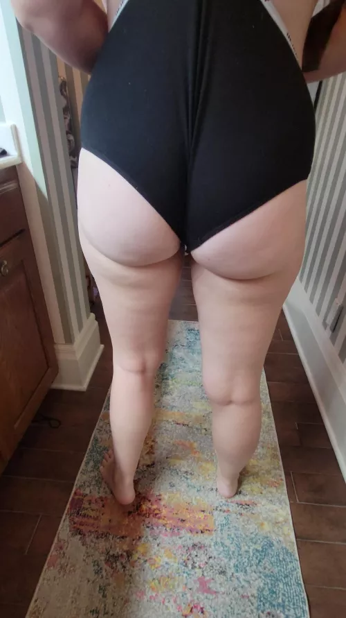 Embracing my body by Midwest_hw30