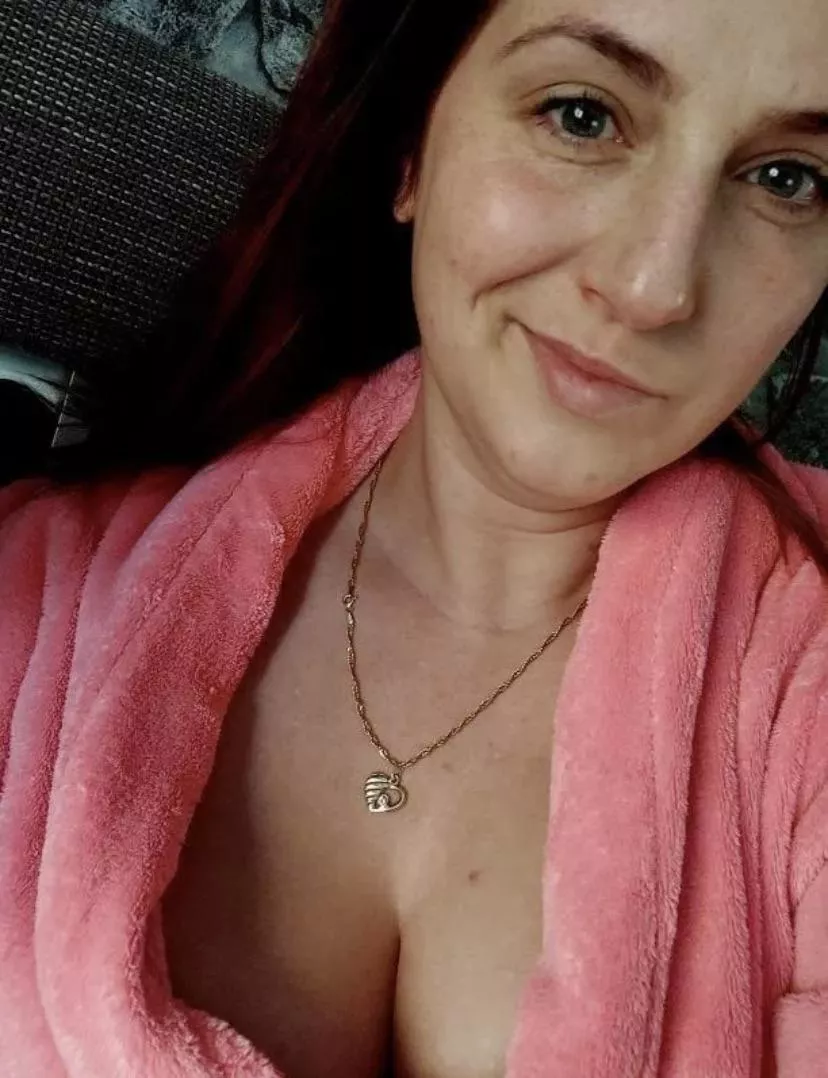 [f]Do you like it? posted by Particular_Sky8377