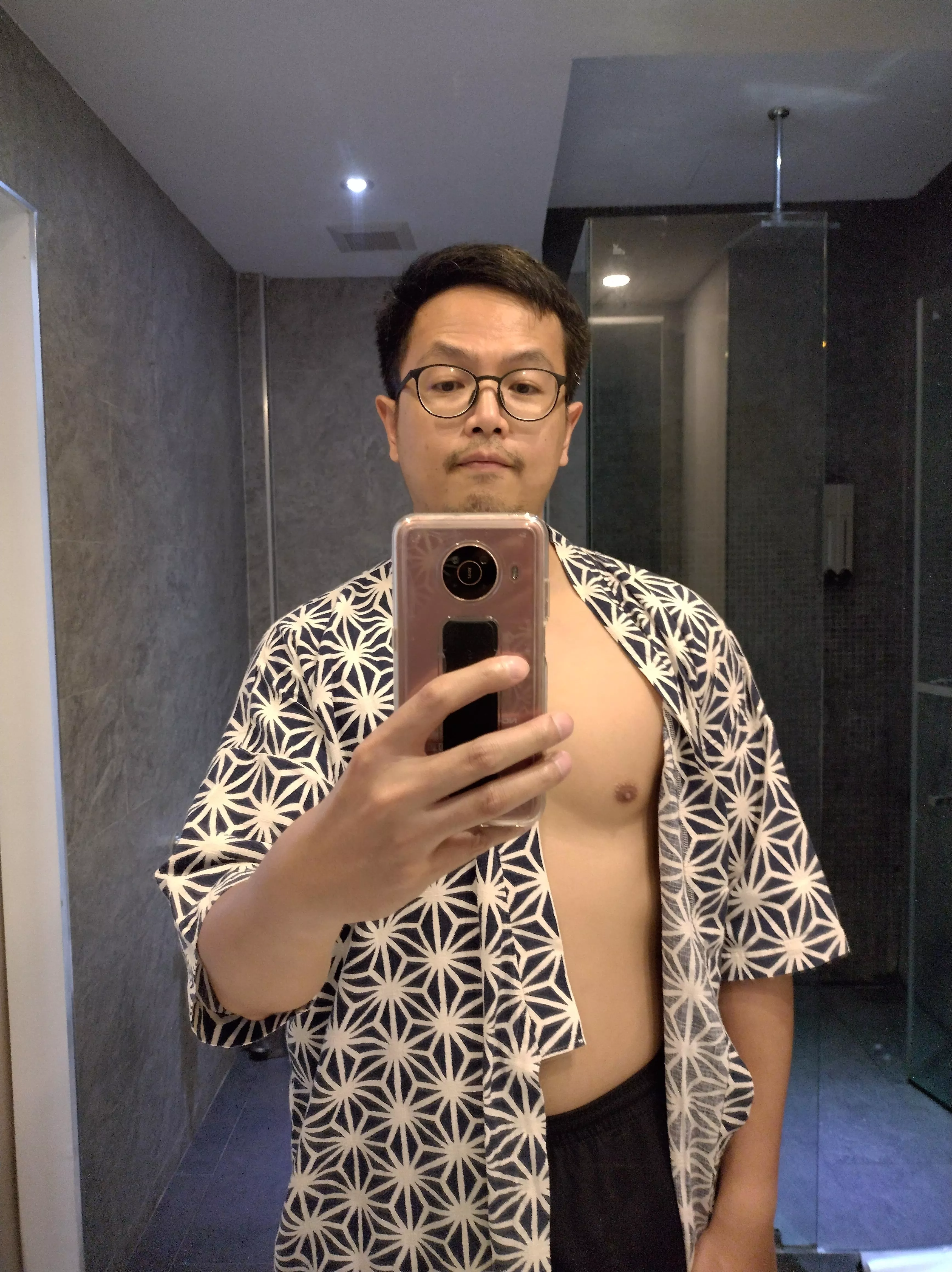 Getting ready for onsen. posted by nesatzuke