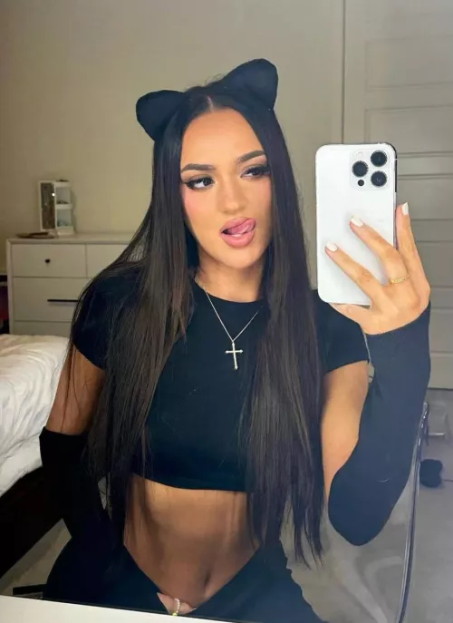 I wanna be your girl by itsmaddiejoy